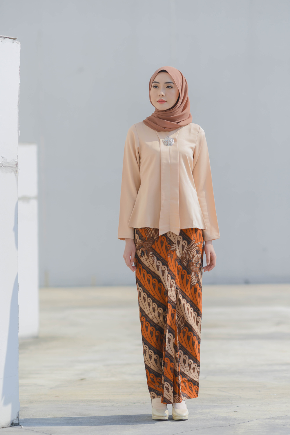 Classic Kebaya  Batik  in Nude Brown