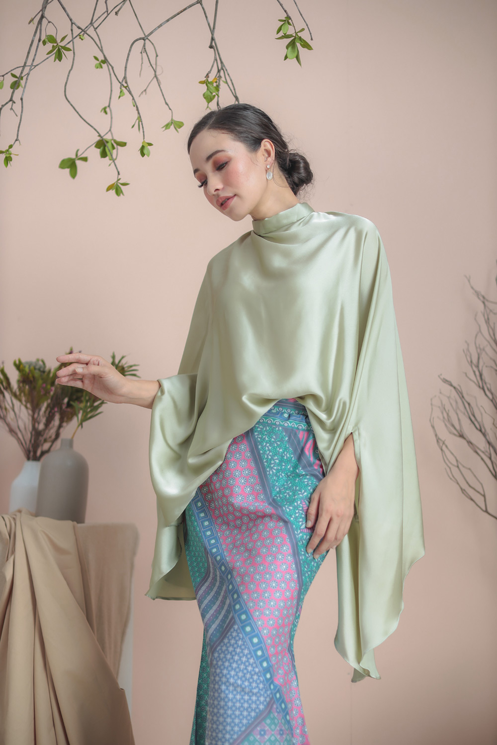 Caftan Anggun in Jambu Ais