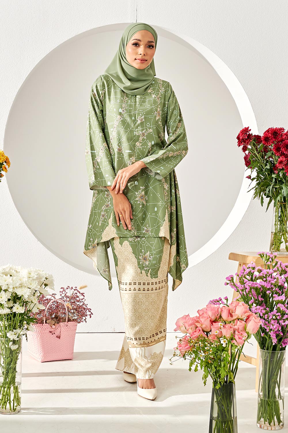 Carnation Kurung in Tea Green