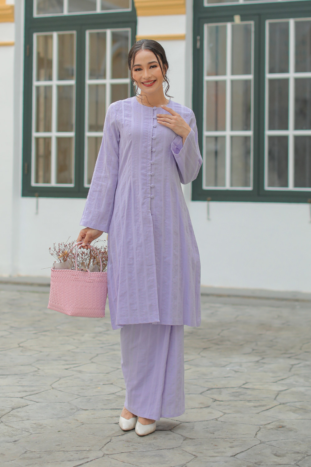 Ratna Kabarung In Lilac
