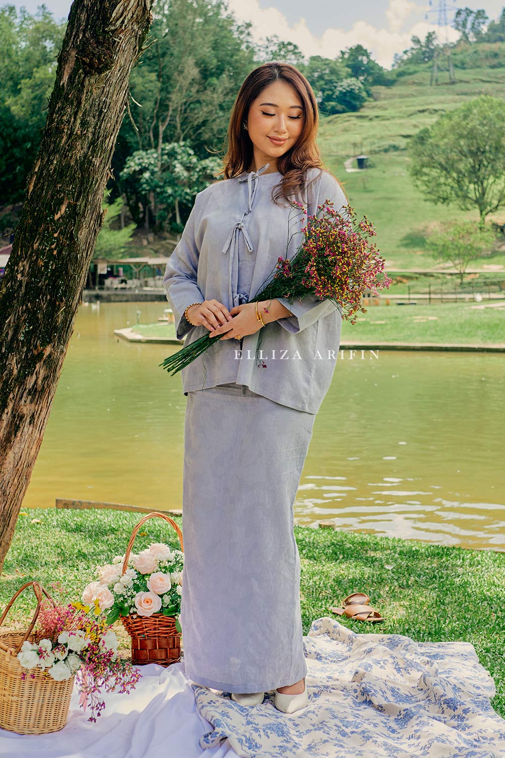 Adinda Kurung in Silver Grey