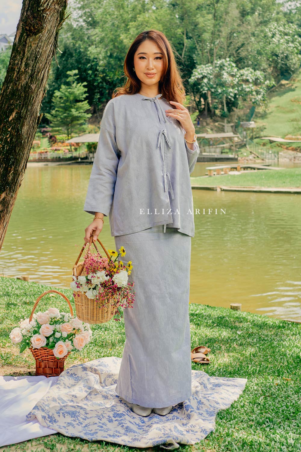 Adinda Kurung in Silver Grey