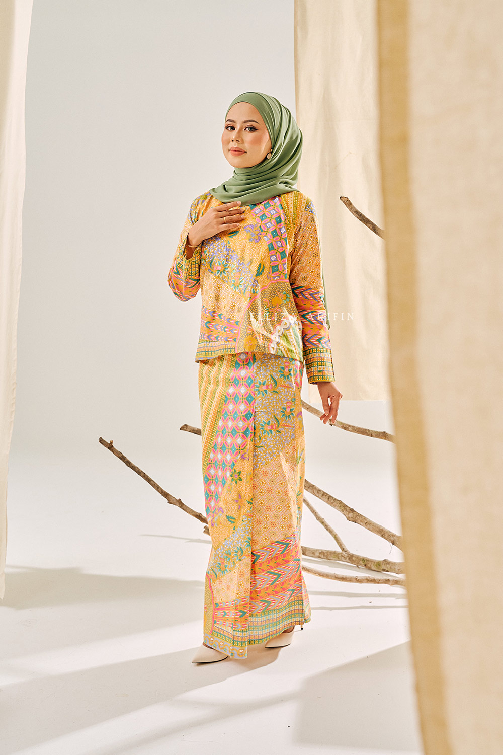 Blossom Kurung Batik In Yellow Roses