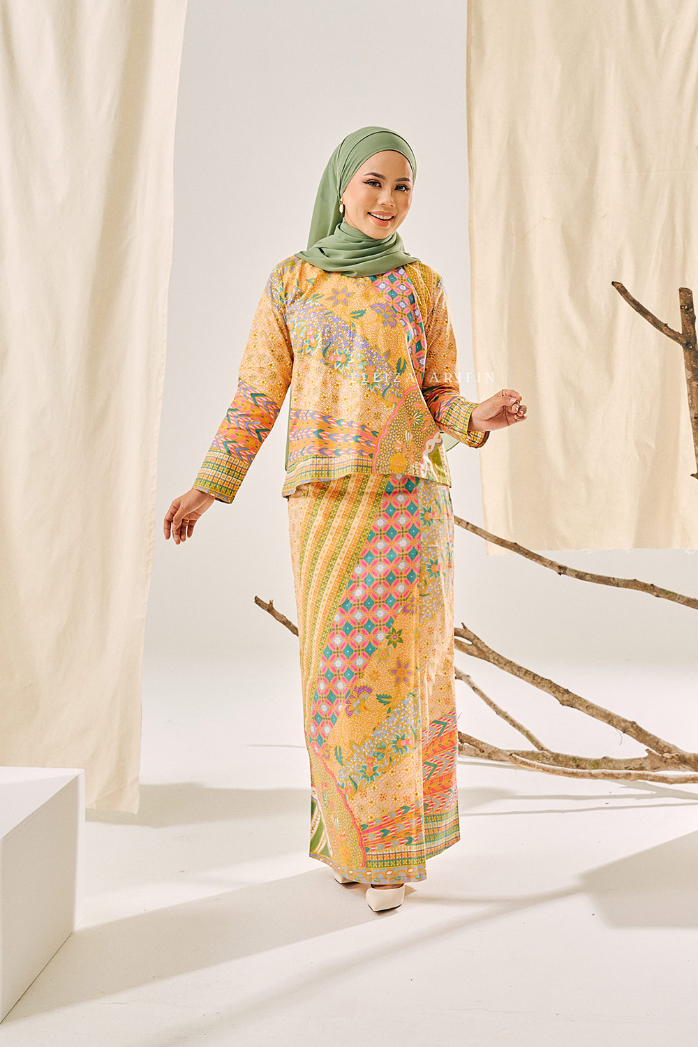 Blossom Kurung Batik In Yellow Roses
