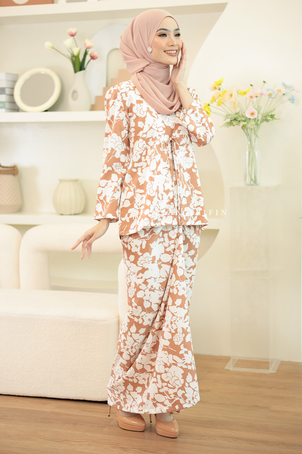 Kuntum Pareo in Soft Brown