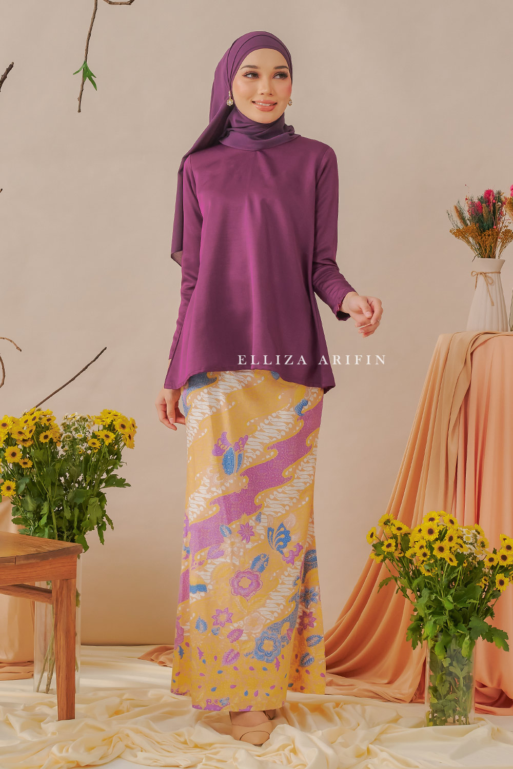 Delisha Kurung Batik in Burgundy