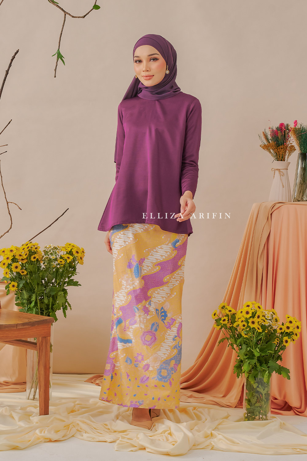 Delisha Kurung Batik in Burgundy
