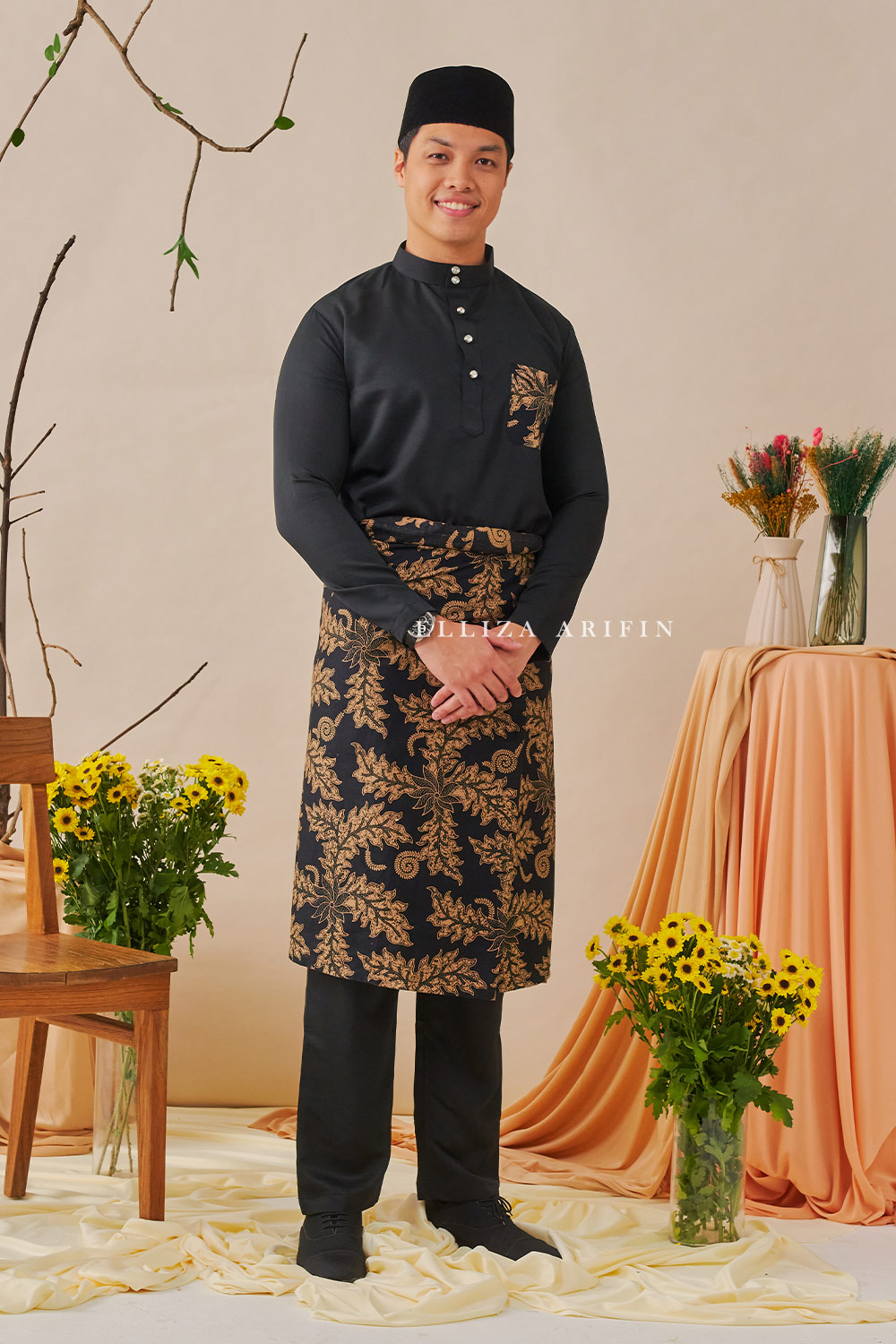 Batik Sampin in Jet Black