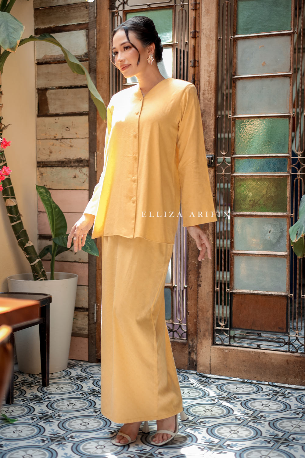 Jasmine Kebaya In Tart Nenas