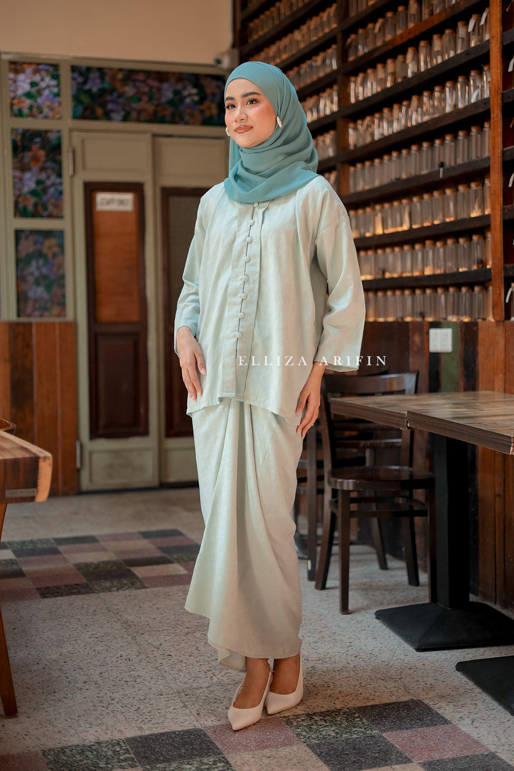 Juwita Pareo In Sarang Burung