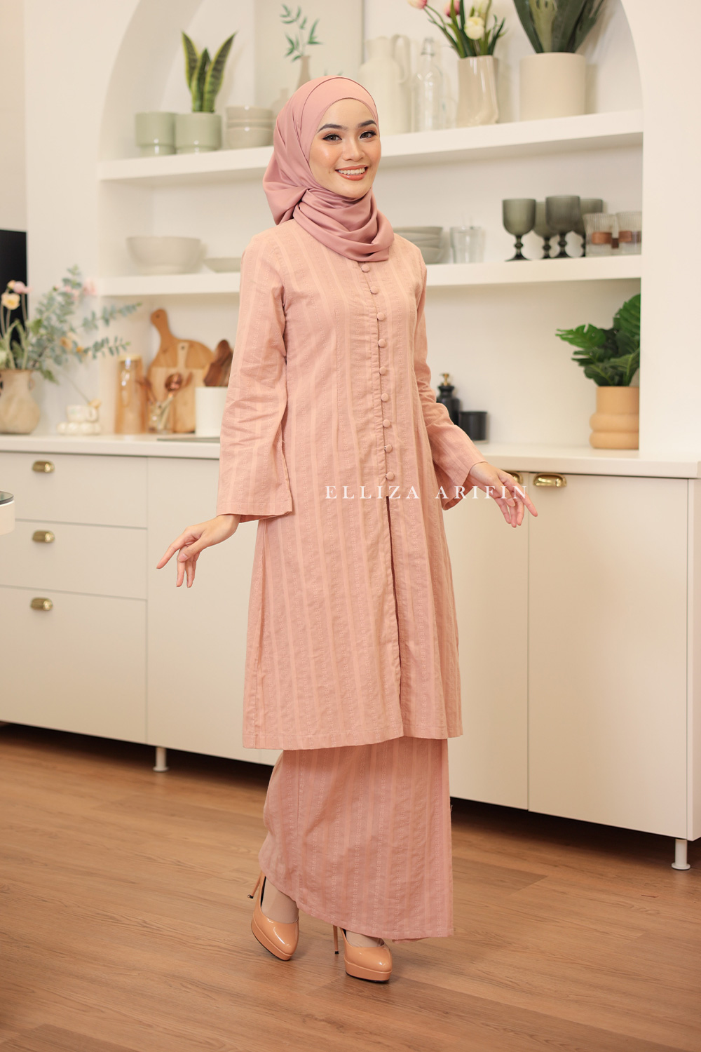Ratna Kabarung In Petal Pink