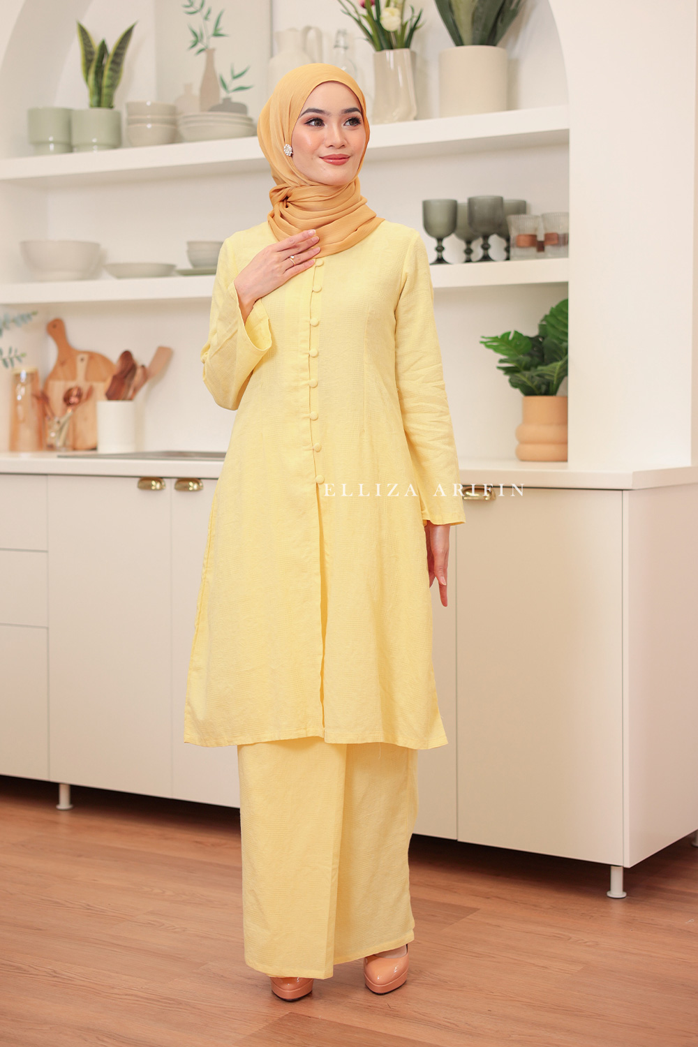 Ratna Kabarung In Soft Yellow