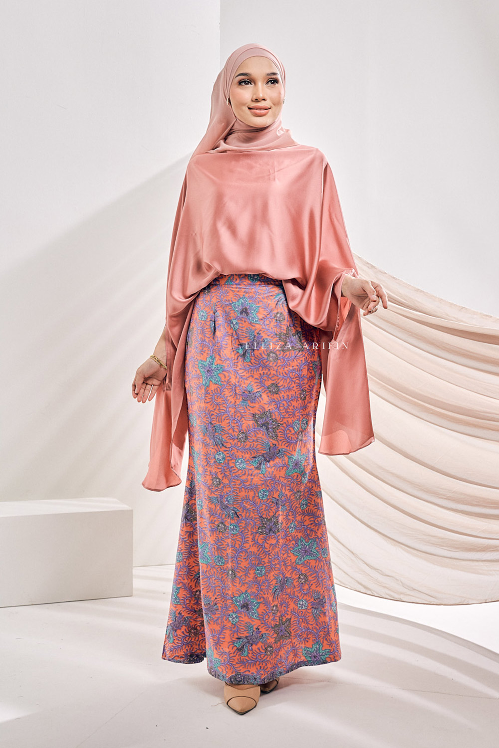 Caftan Anggun 2.0 in Salmon Pink