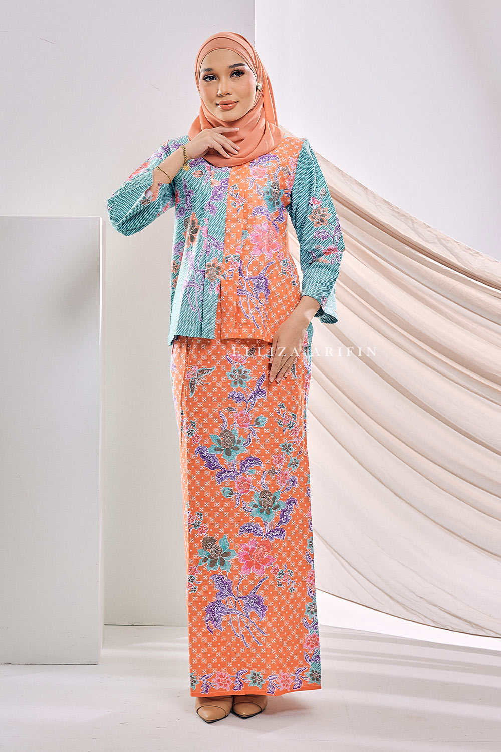 Flowery Kebaya Batik in Daisy