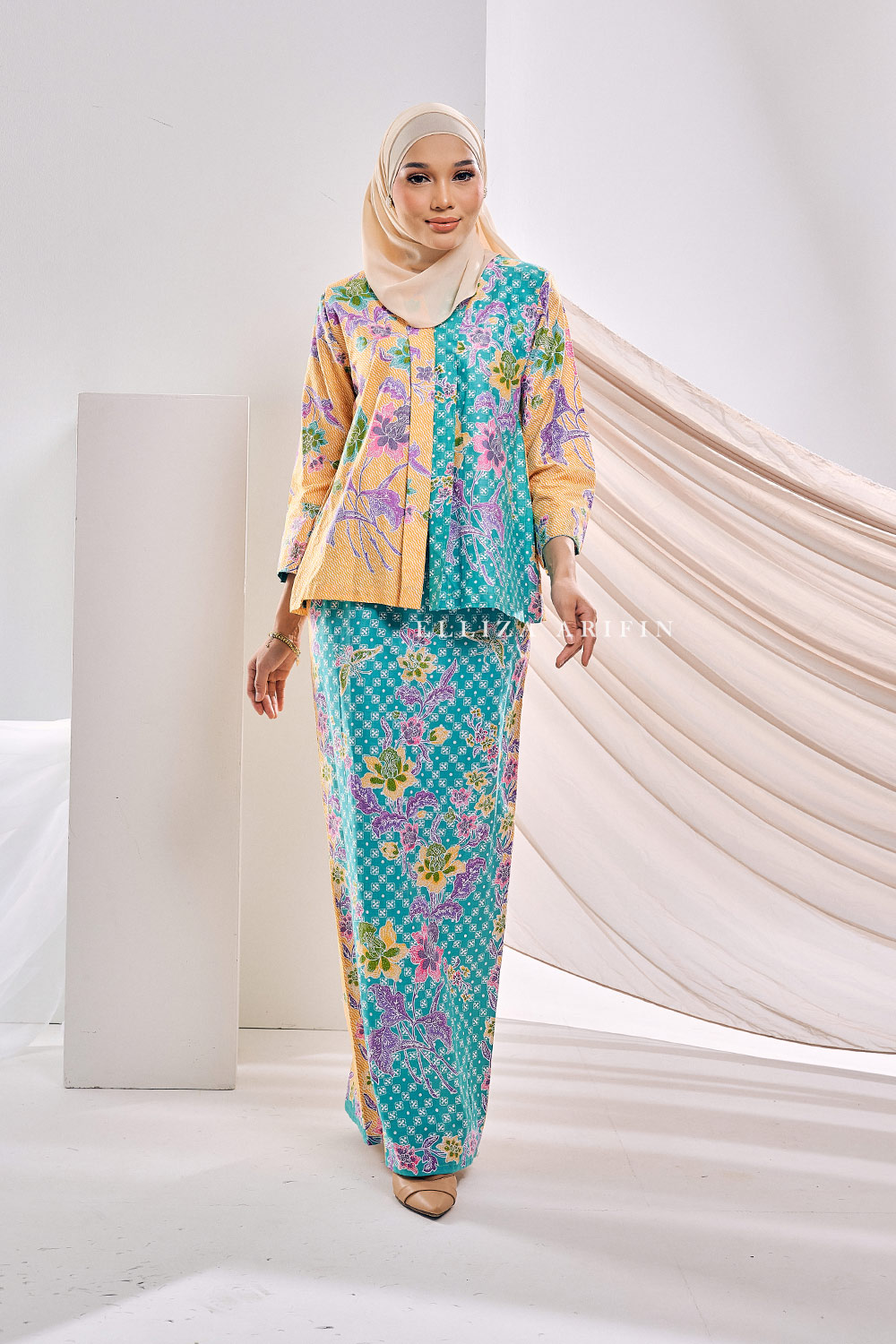 Flowery Kebaya Batik in Sunflower
