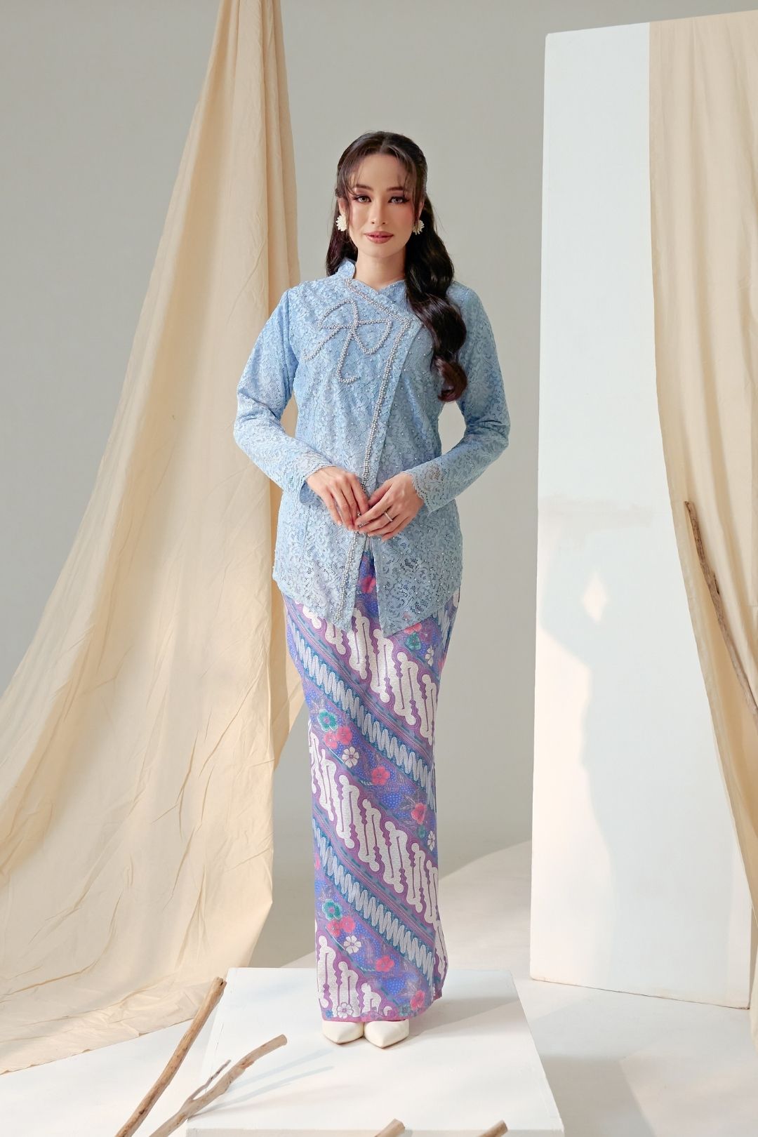 Bow Kebaya Janggan in Opaline Blue