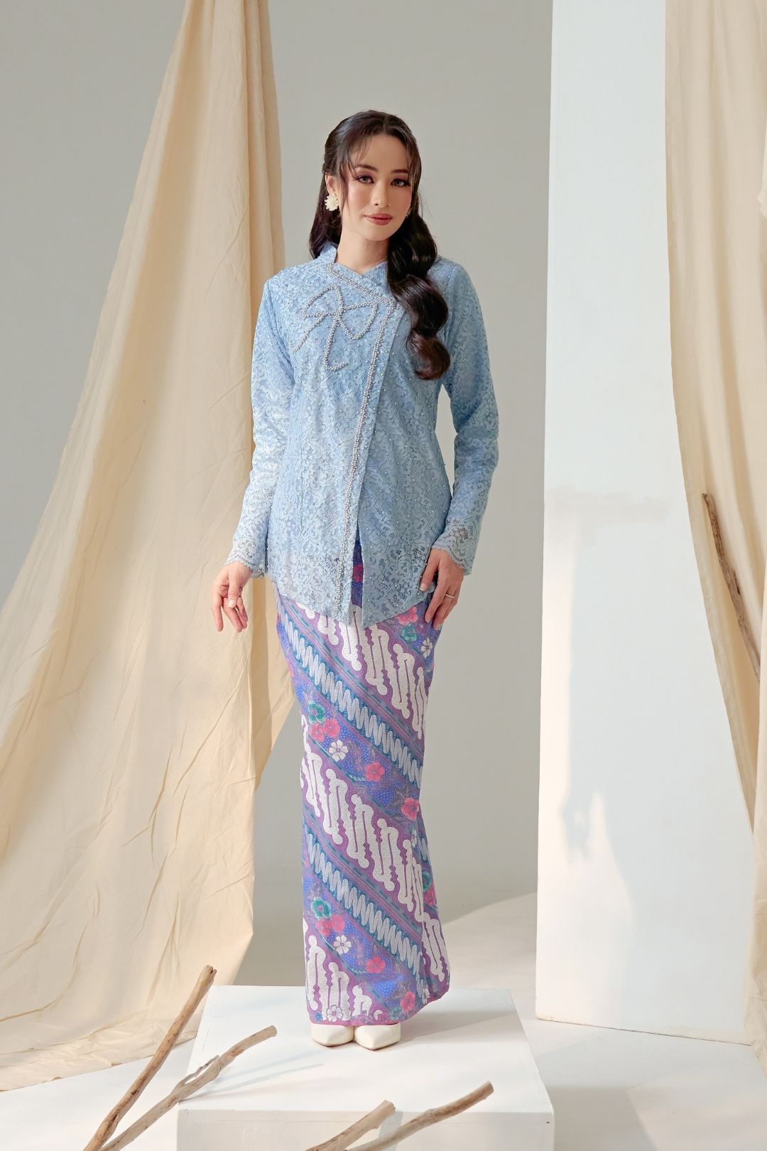 Bow Kebaya Janggan in Opaline Blue