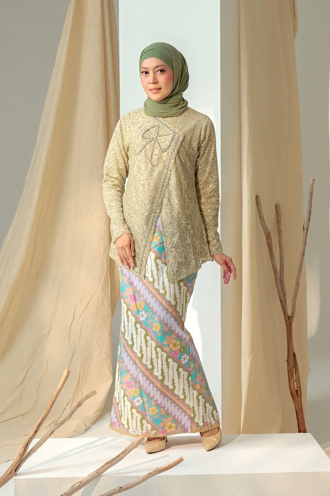 Bow Kebaya Janggan in Matcha Green